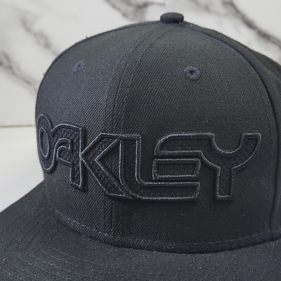 Oakley Hat Black Men's Cap - Picture 3 of 9